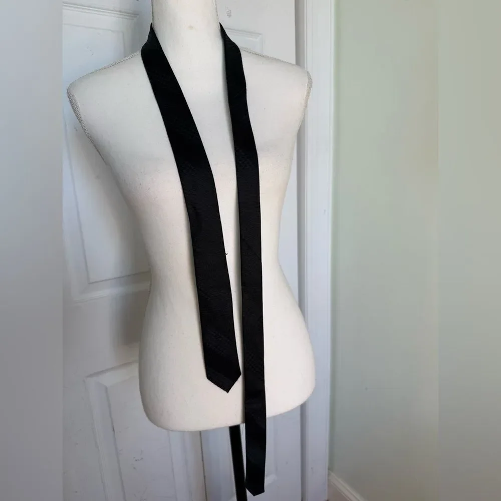 JF Ferrar Quiet Luxury Slim Tie